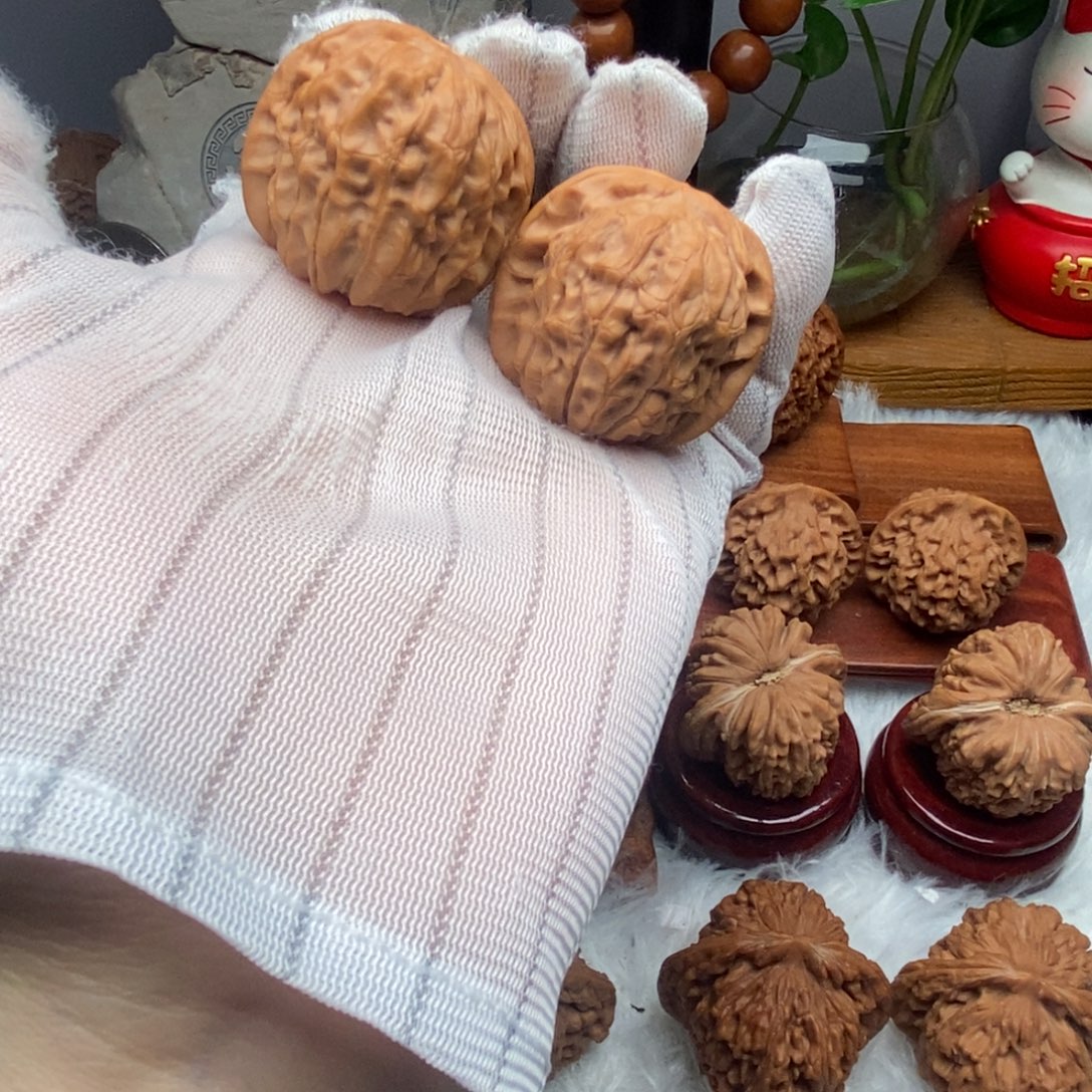 文玩核桃吊坠石门元宝