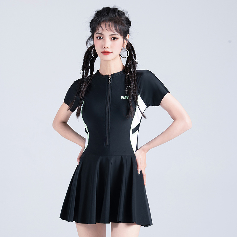 泳衣女夏季 保守遮肚显瘦连体裙式游泳衣 2025年新款温泉大码泳装