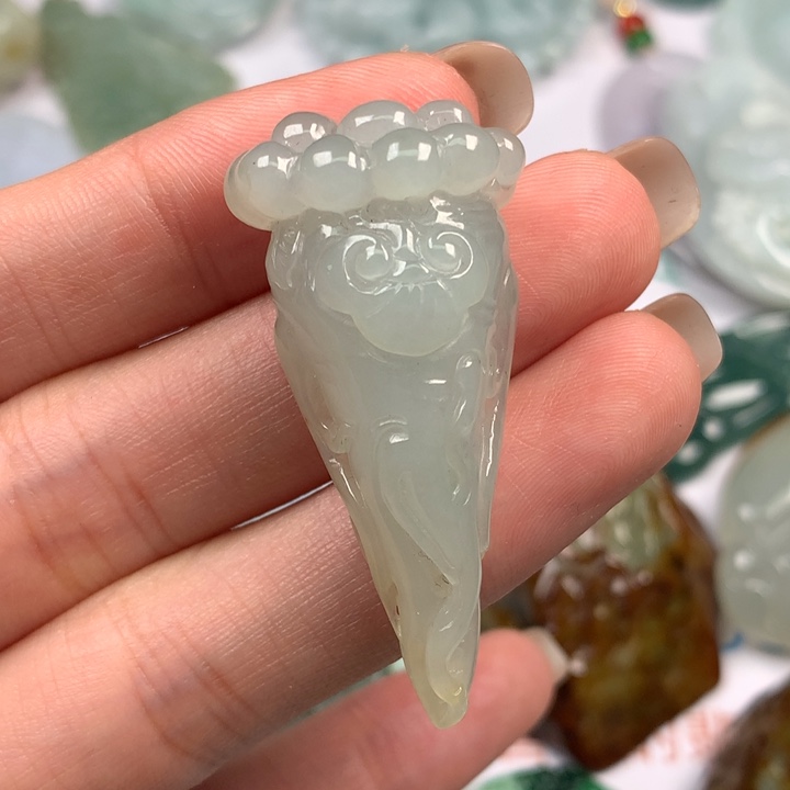翡翠未镶嵌颈饰翡翠