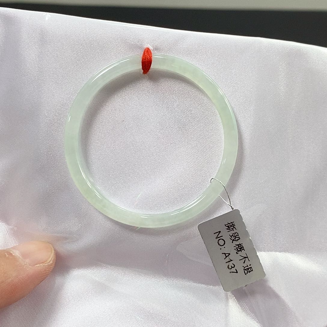 未镶嵌手镯翡翠手镯