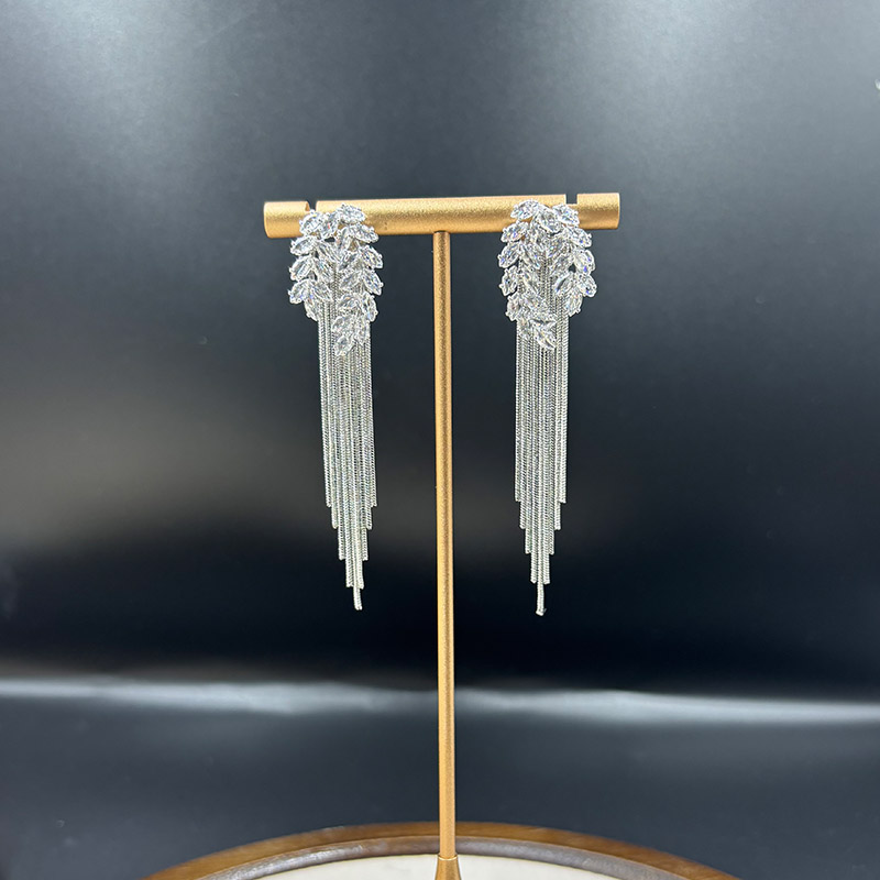 铜合金耳饰 时尚超闪锆石树叶耳环女优雅气质短款耳钉百搭耳饰品