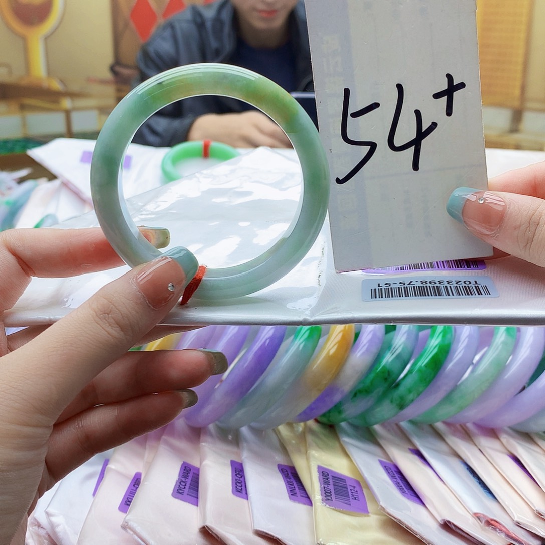 翡翠未镶嵌手镯ii