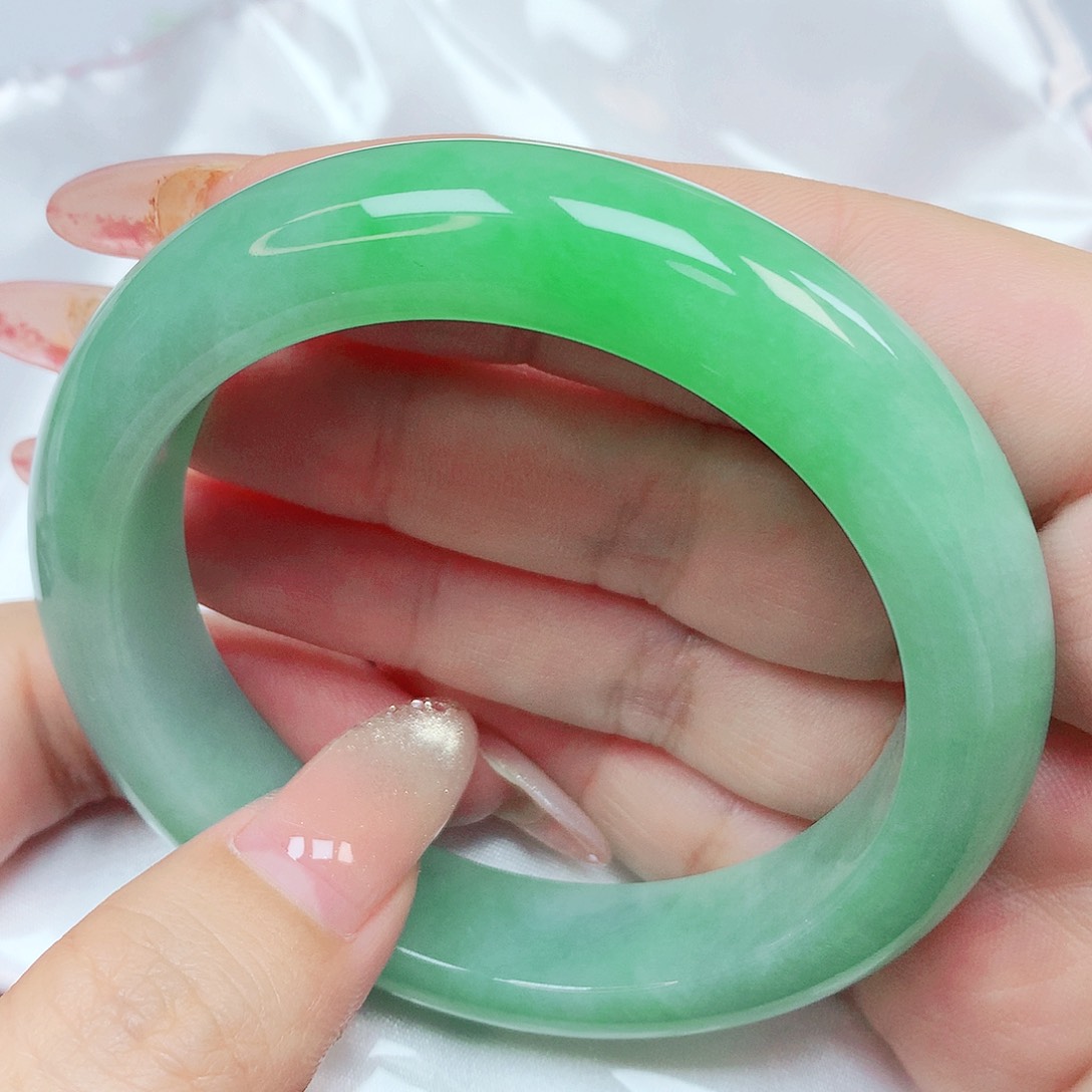 翡翠未镶嵌手镯抖音200