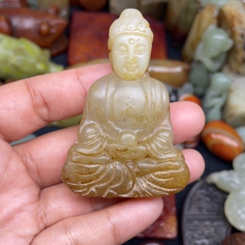 蛇纹石玉未镶嵌颈饰5