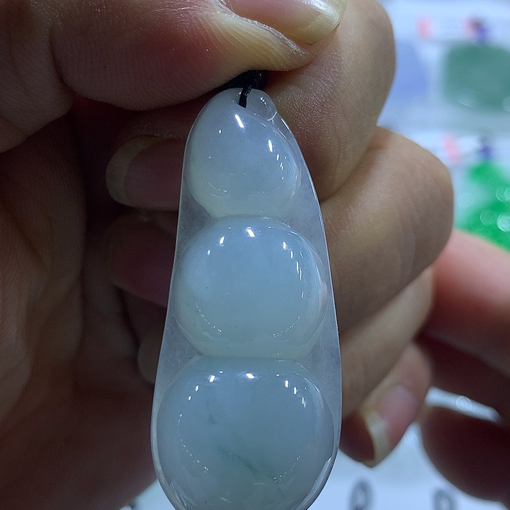 翡翠未镶嵌颈饰天然翡翠A货吊坠