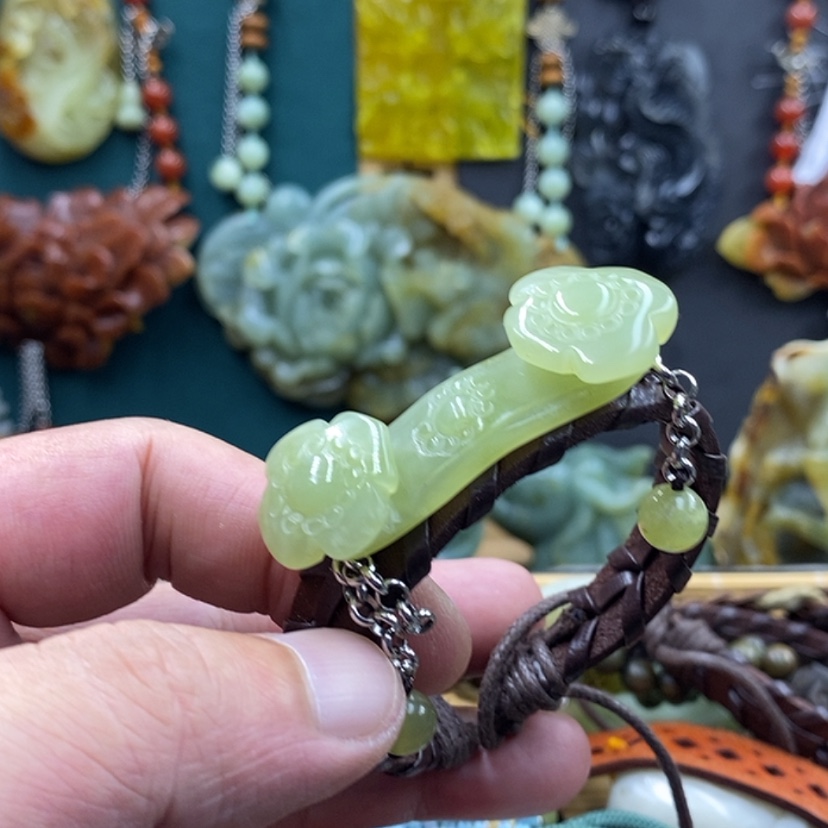 【闪购商品】未镶嵌岫玉手牌