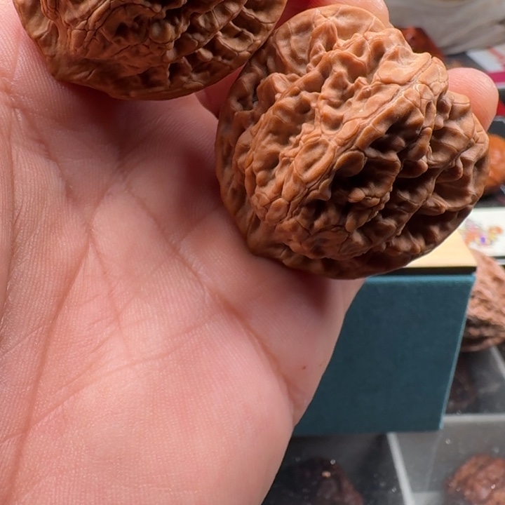 文玩核桃吊坠雾灵山马力狮子头