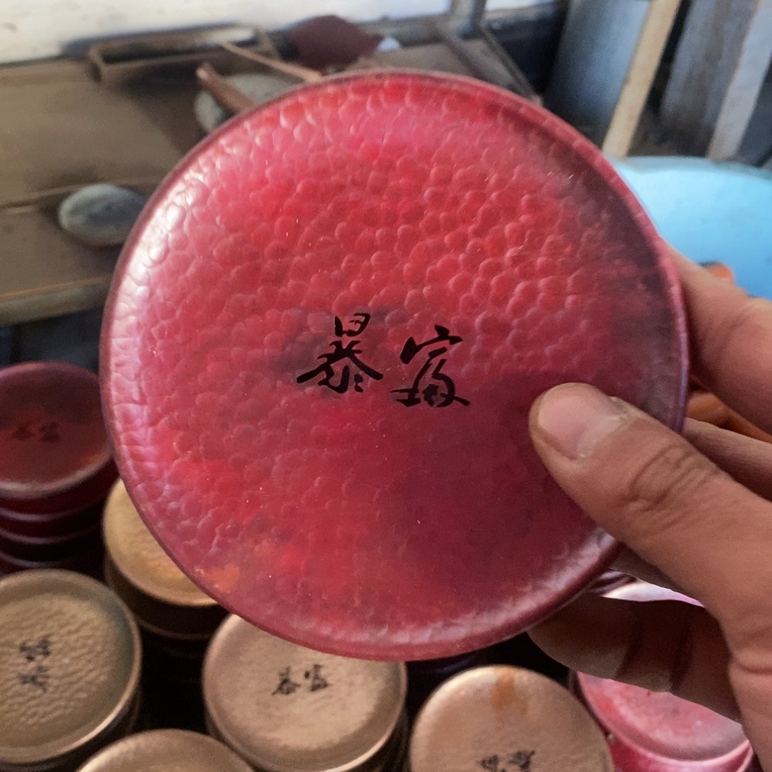 手工锻打工艺小壶承红色