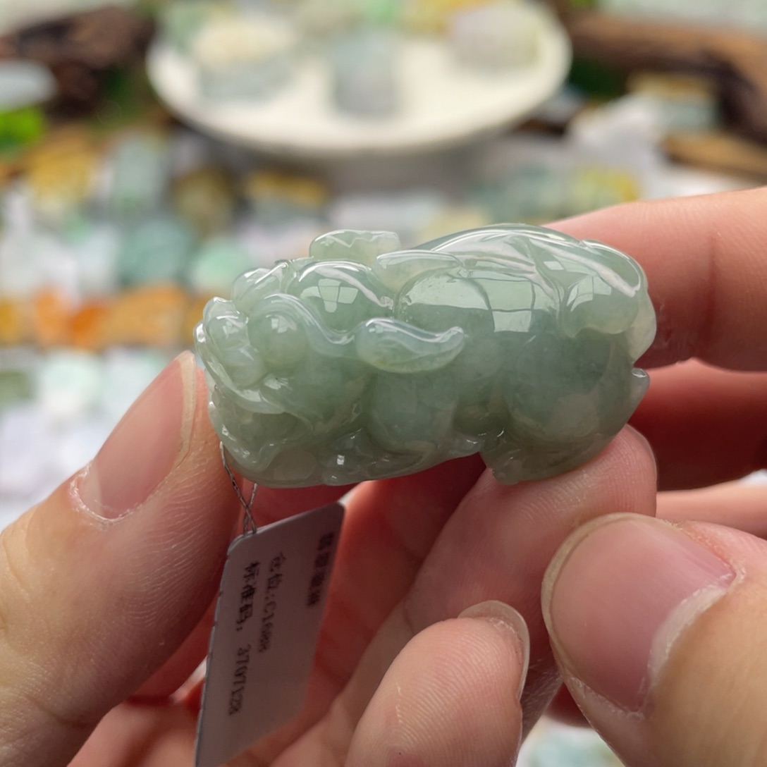 翡翠颈饰未镶嵌貔貅