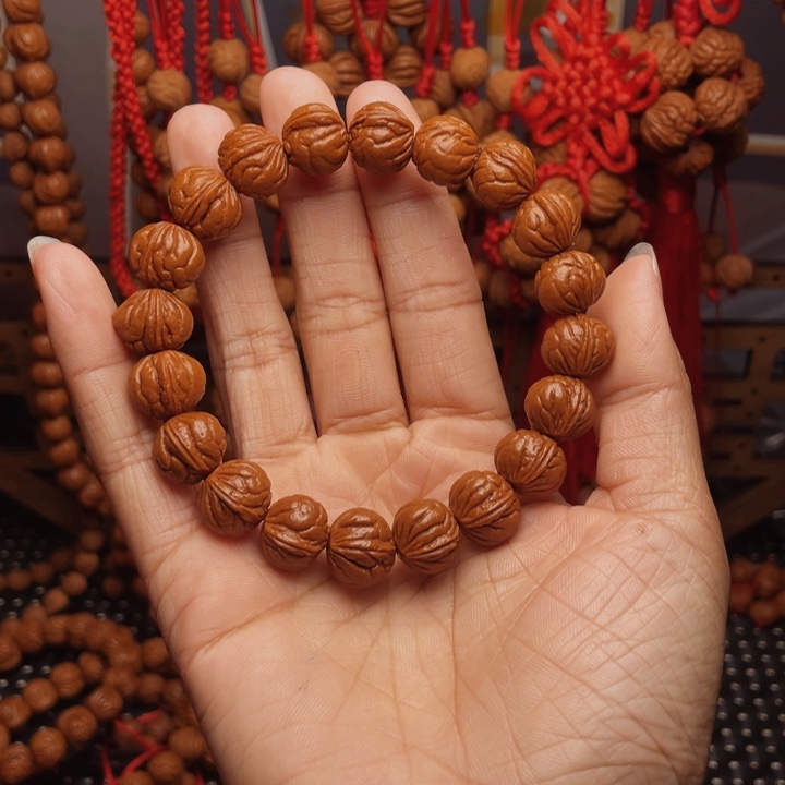 木质类龙纹桃枭挂件