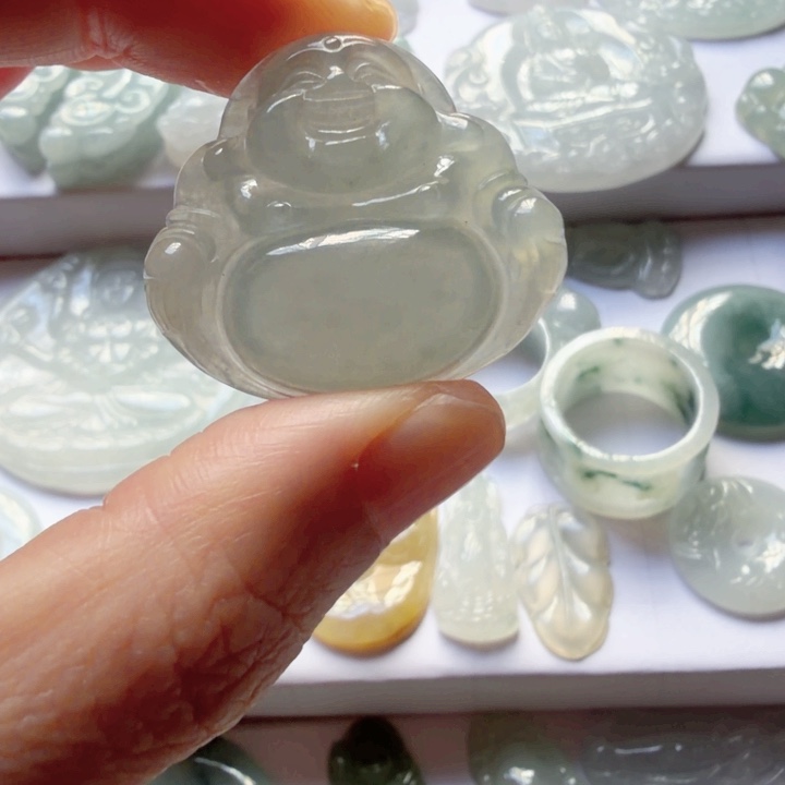 尾***莉翡翠未镶嵌颈饰翡翠