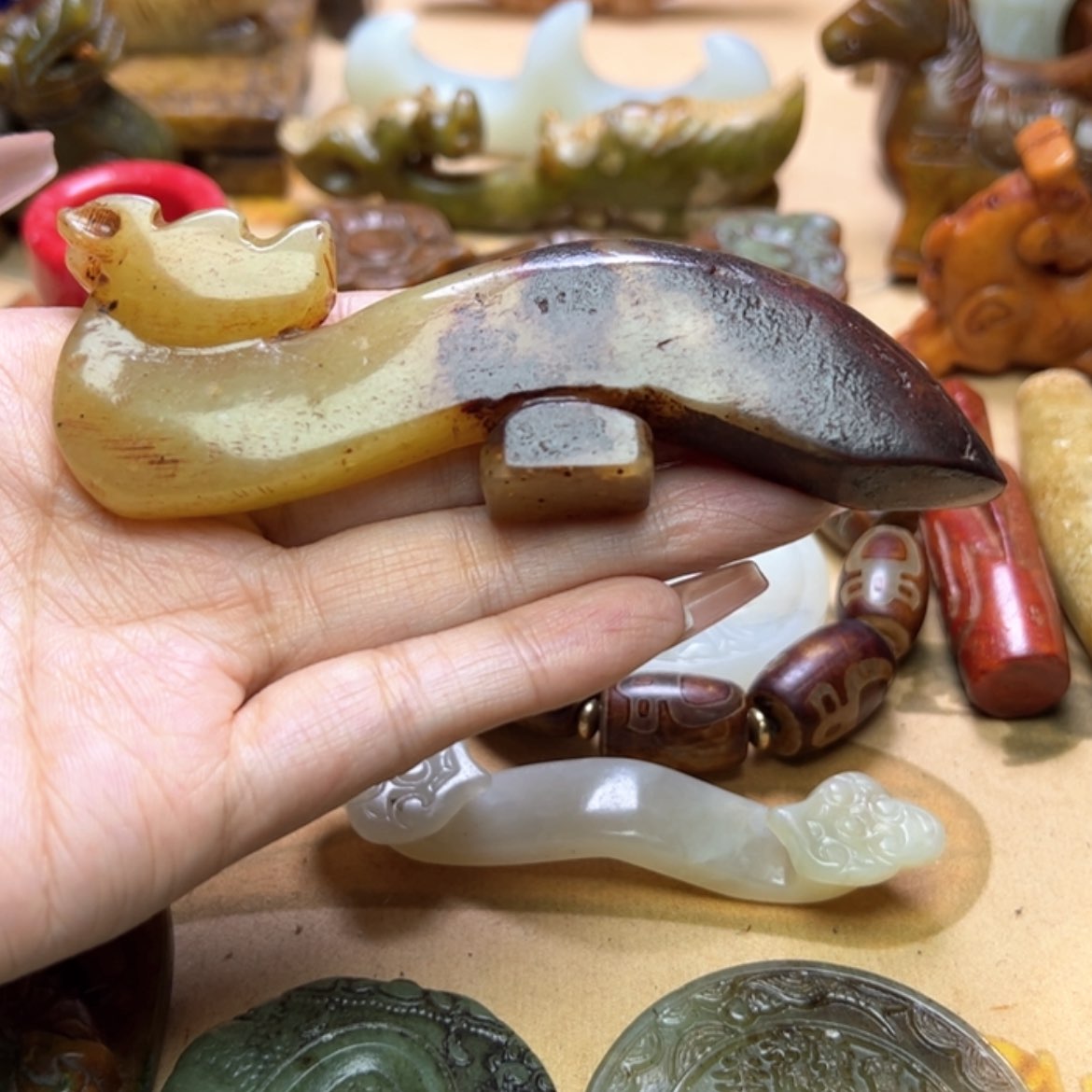 【闪购商品】蛇纹石玉颈饰未镶嵌