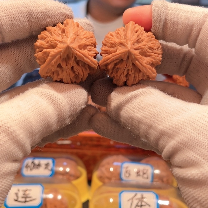 文玩核桃把件35玉龙粗筋三棱正奔