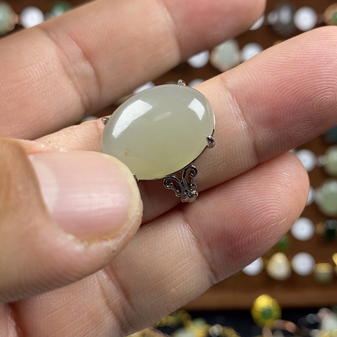 和田玉（青白玉）戒指合金