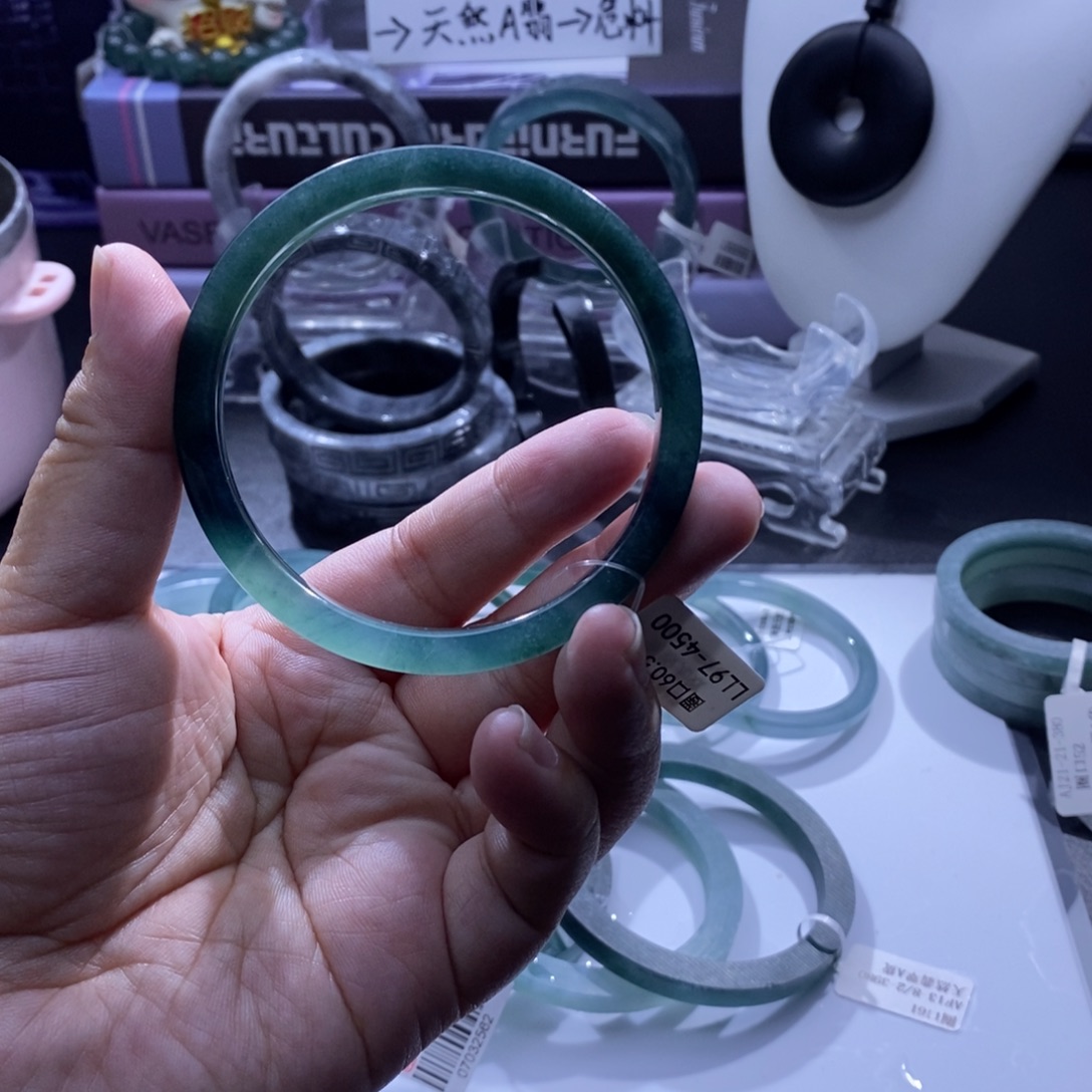 翡翠未镶嵌手镯蓝绿渐变