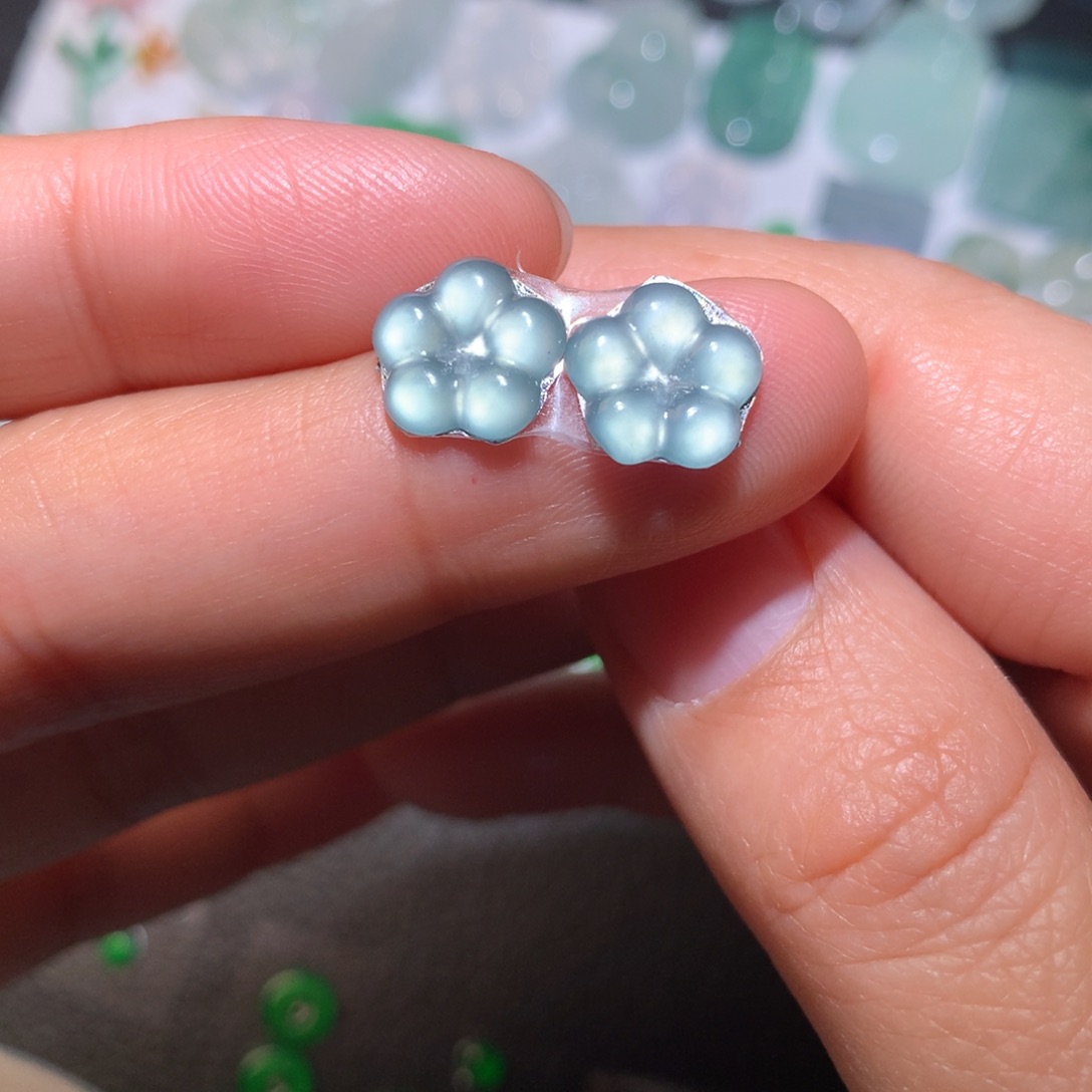 翡翠未镶嵌颈饰花