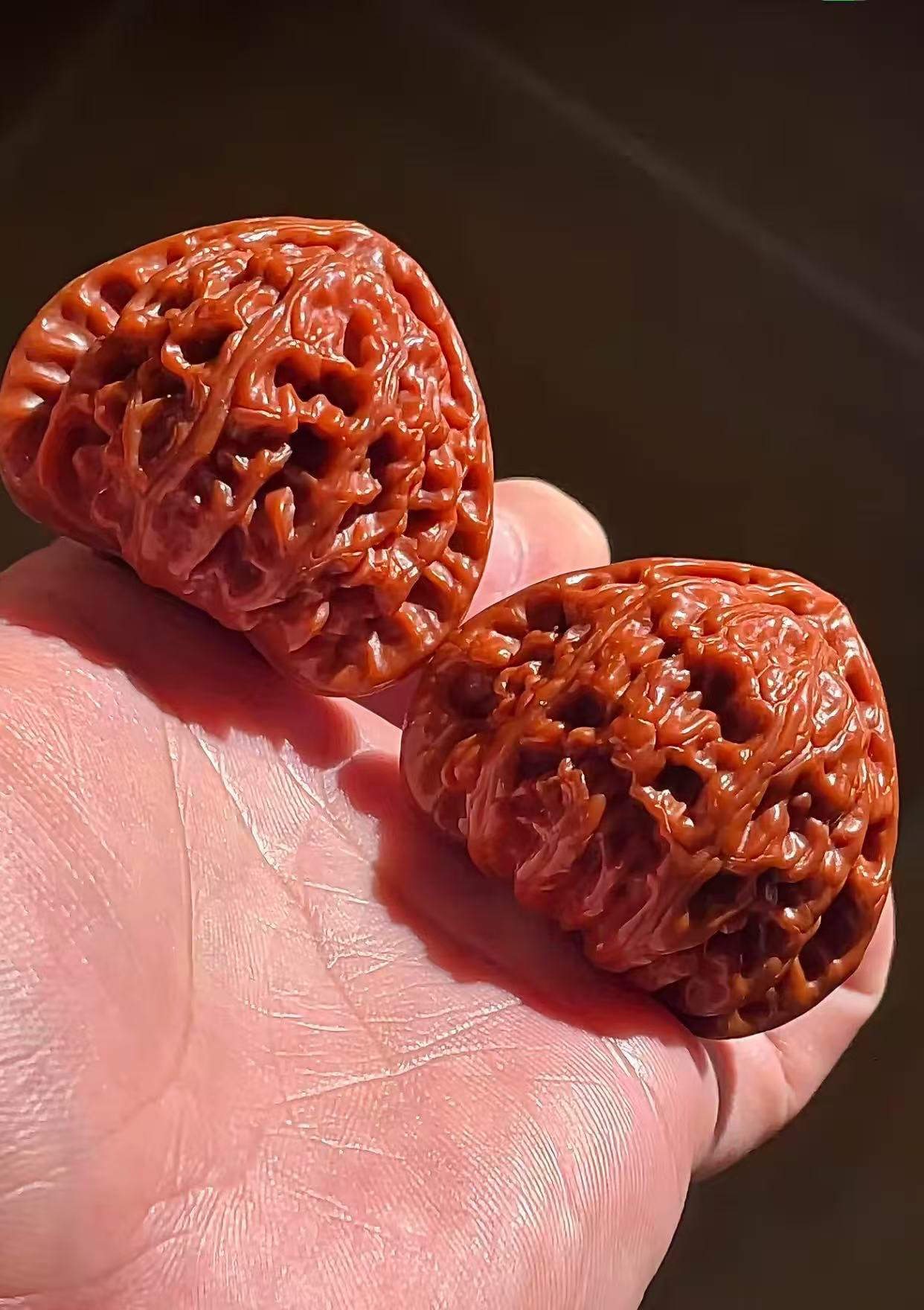 精品麒麟纹四座楼狮子头文玩核桃手把件