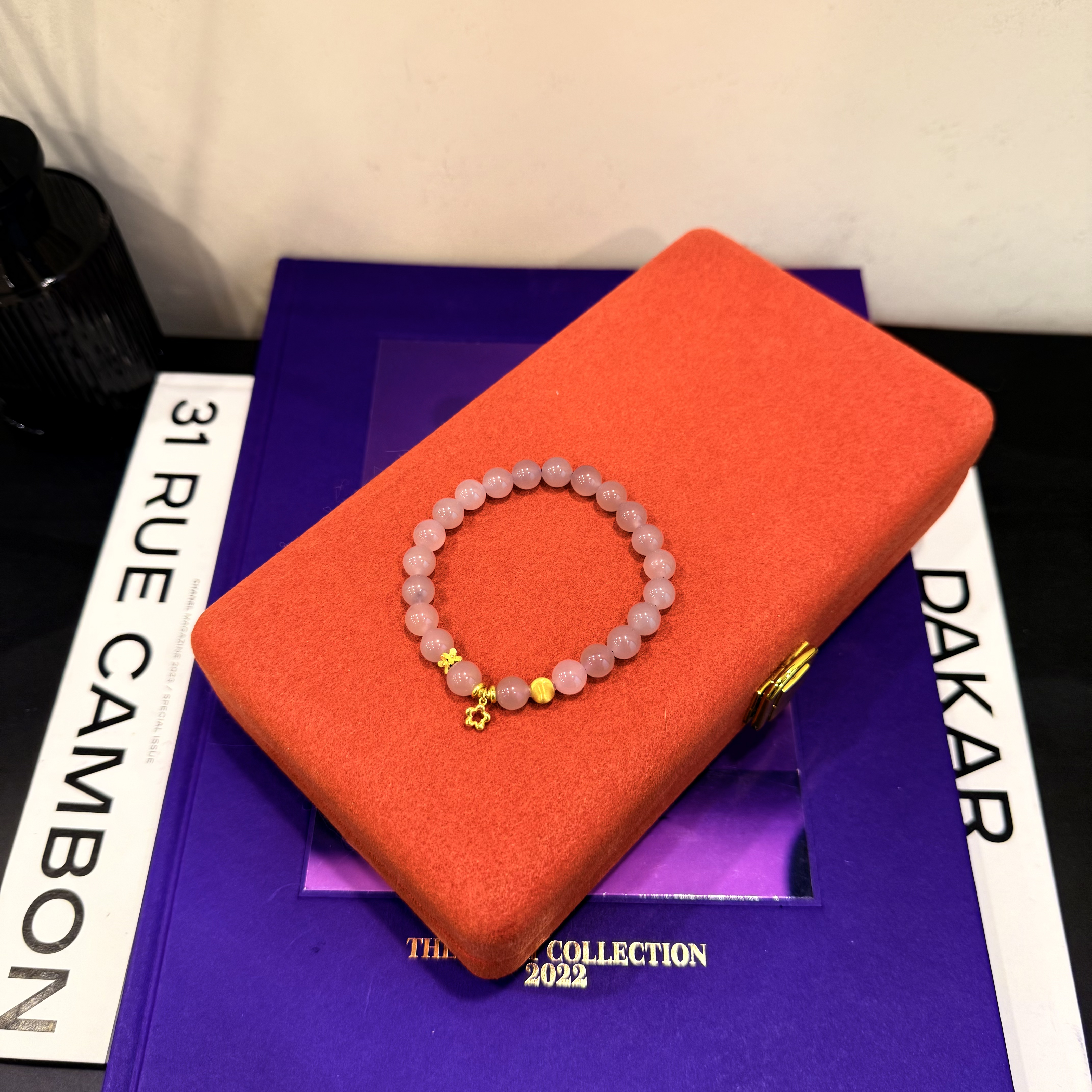 壹屿珠宝     112106    18 K金配件和田玉典藏级手饰   