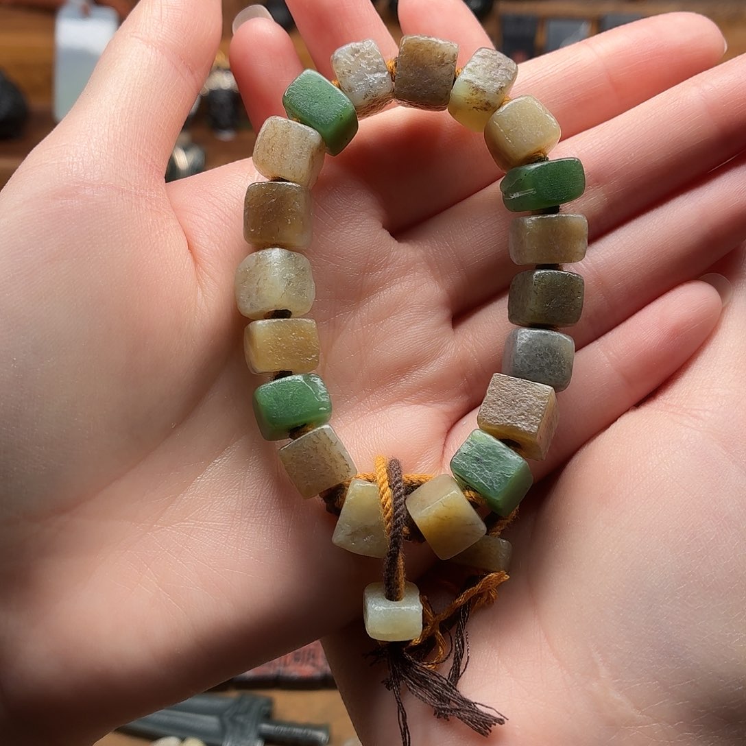 满***晴和田玉未镶嵌颈饰