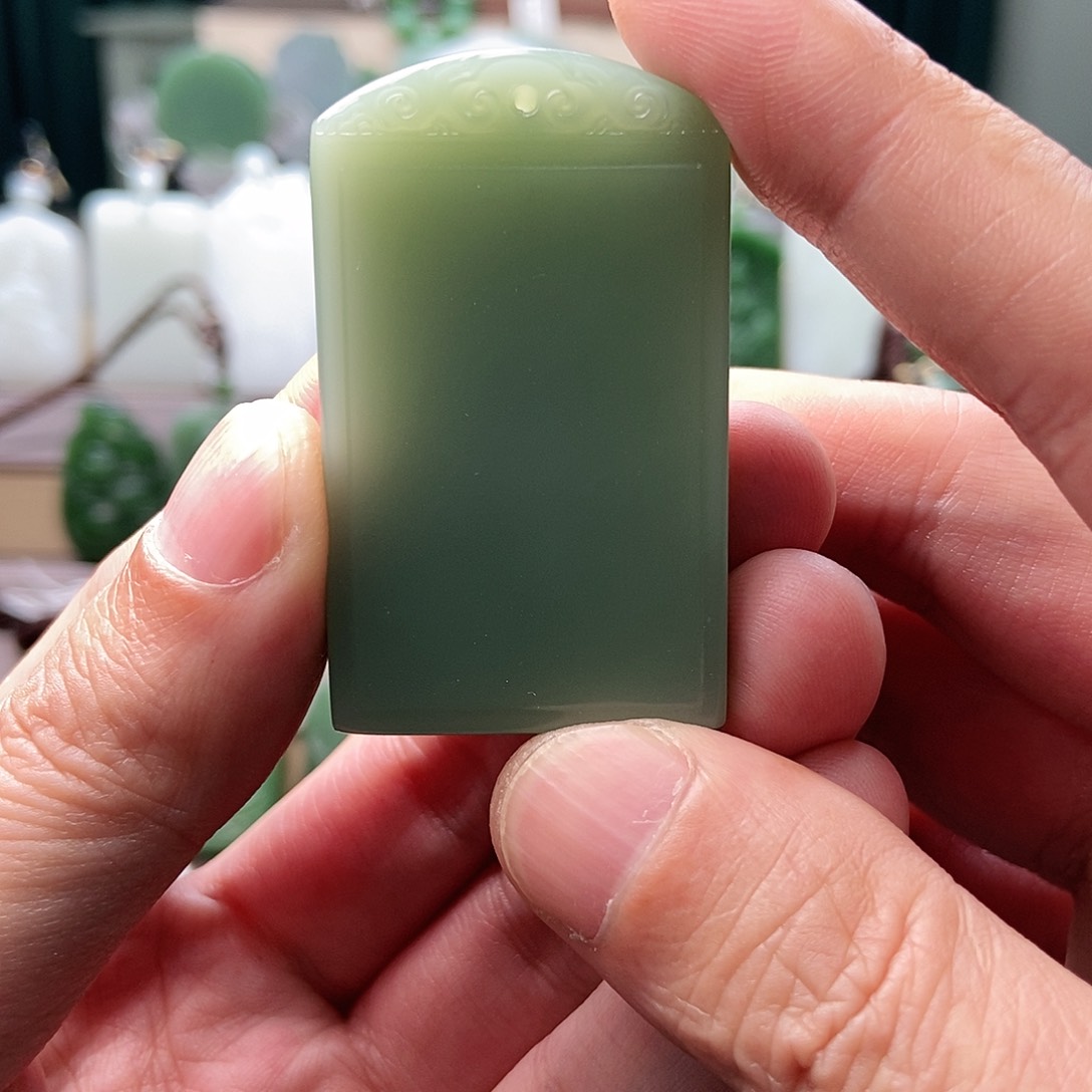 和田玉（碧玉）颈饰未镶嵌佛**生