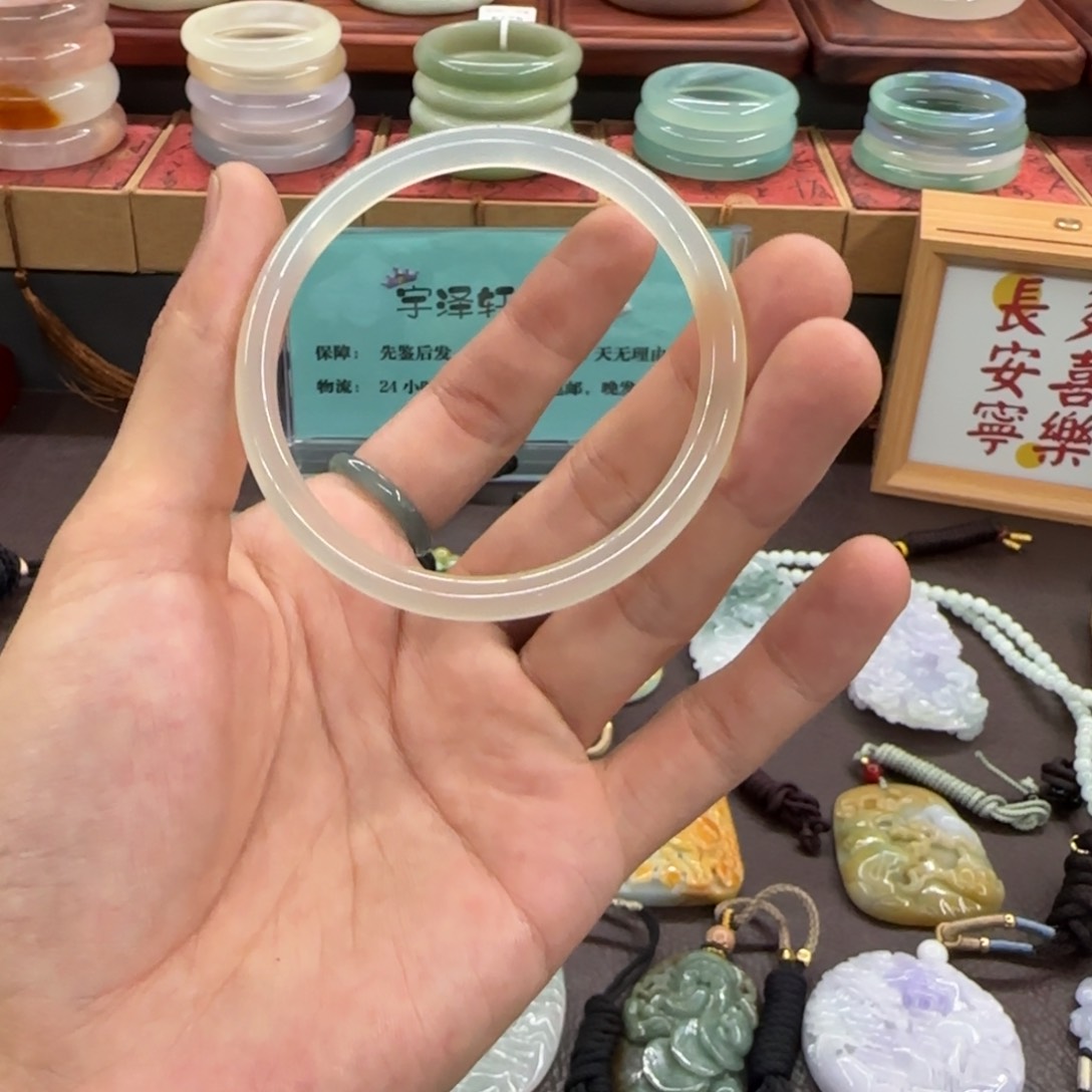 玛瑙/玉髓手镯未镶嵌