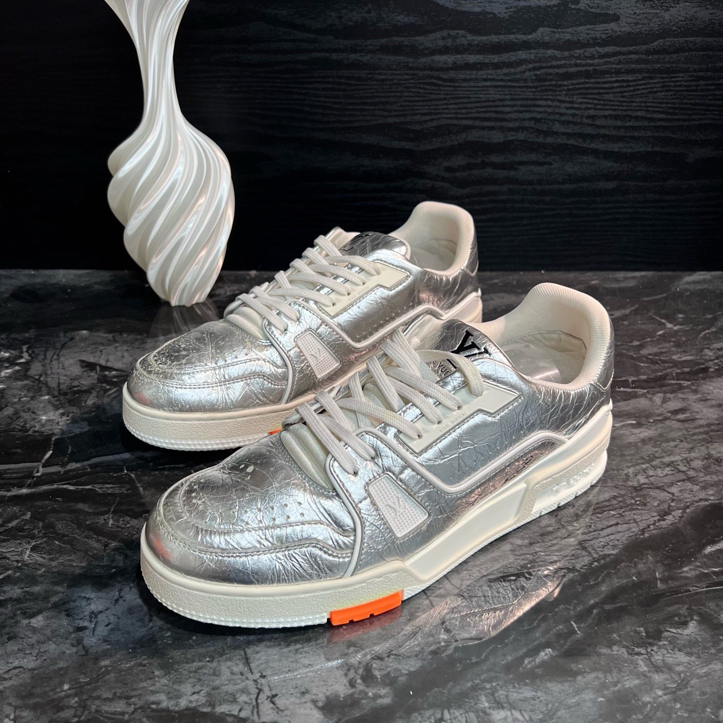 99新 LouisVuitton/路易威登 2045/41码/锡纸银Trainer板鞋