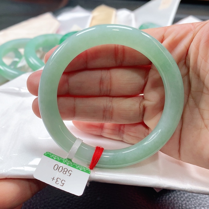 翡翠手镯未镶嵌53535454