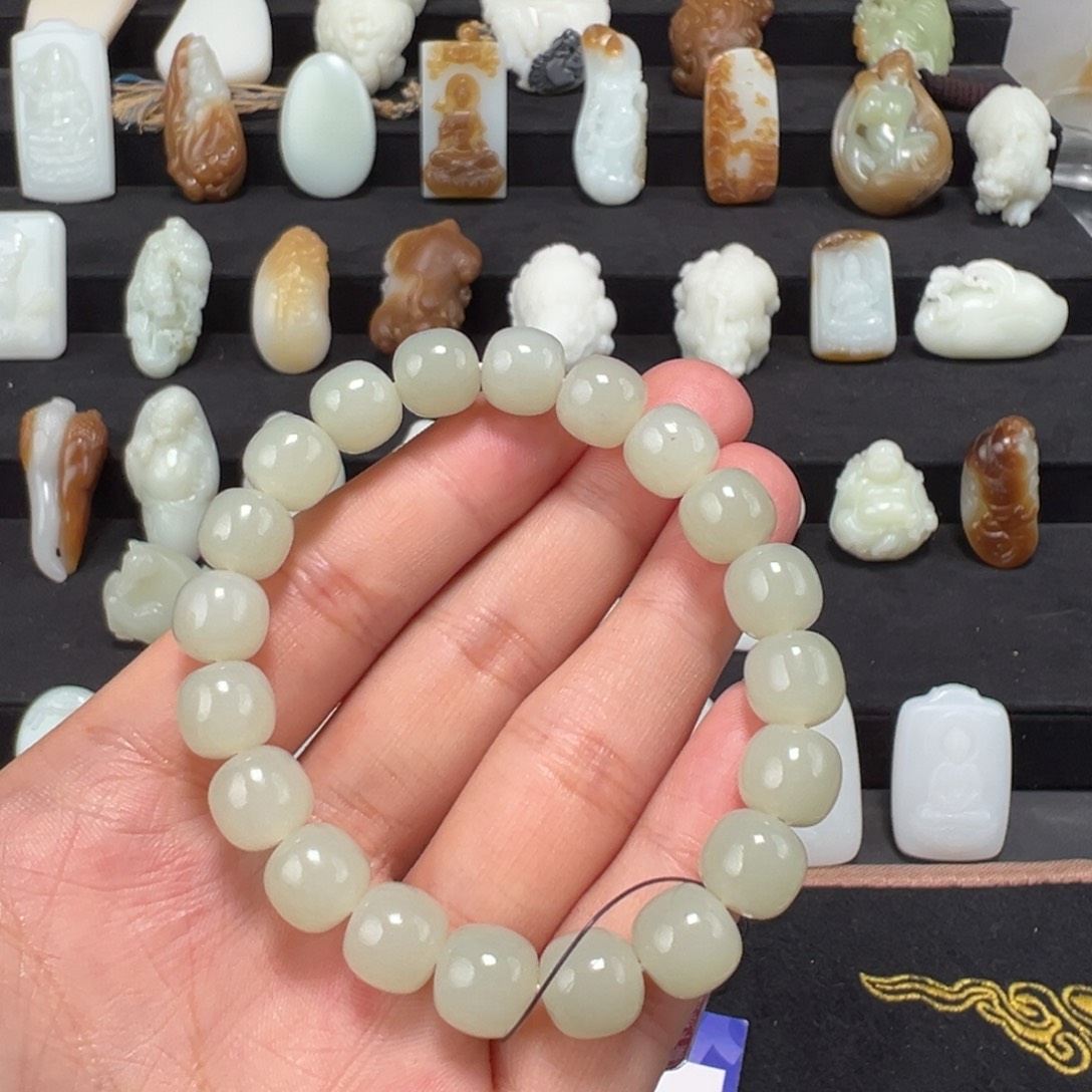 和田玉颈饰未镶嵌