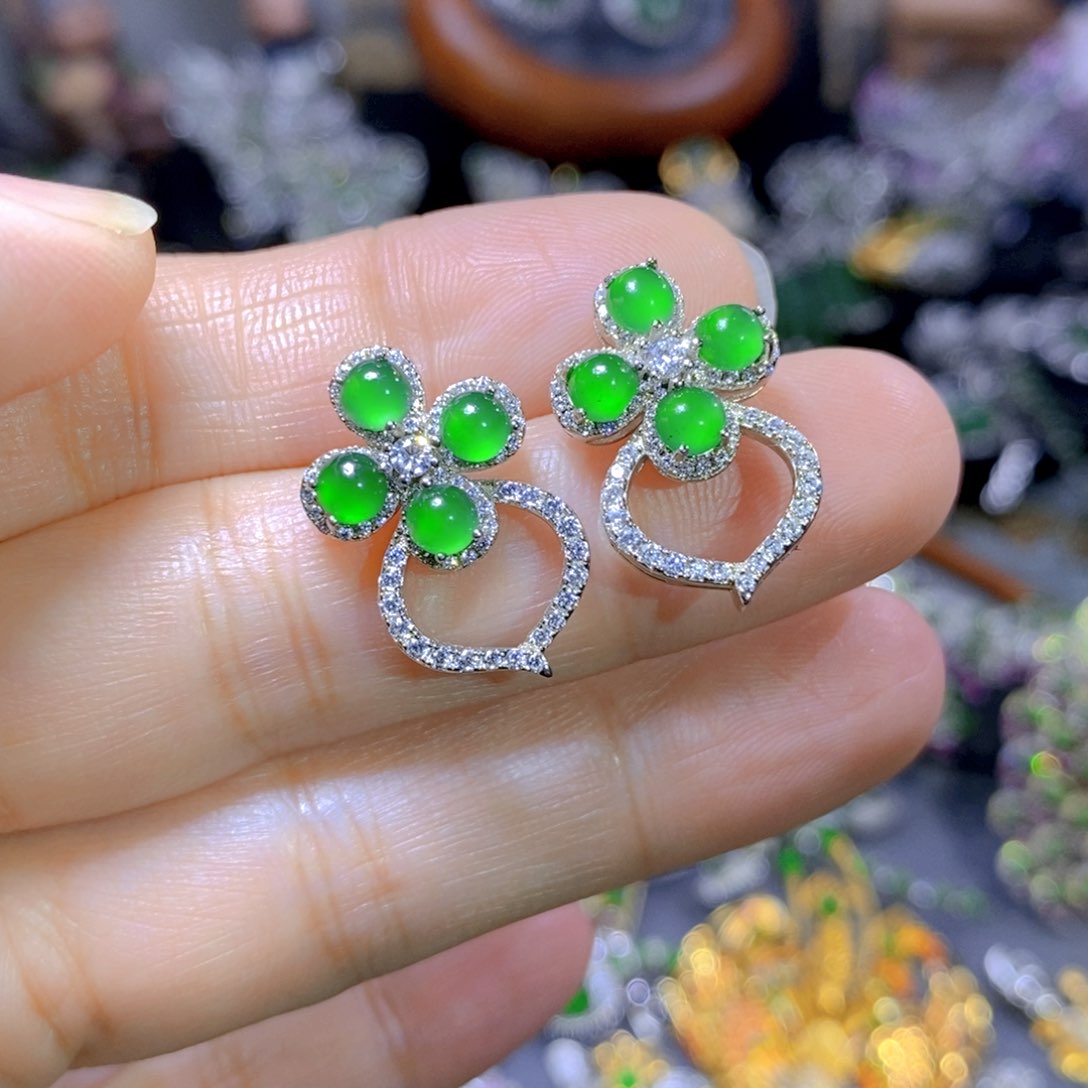 翡翠颈饰银S925镶嵌天然翡翠