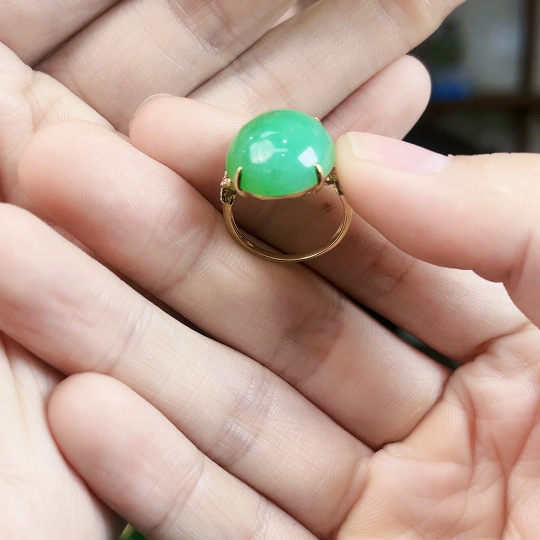 翡翠戒指18K金镶嵌戒指