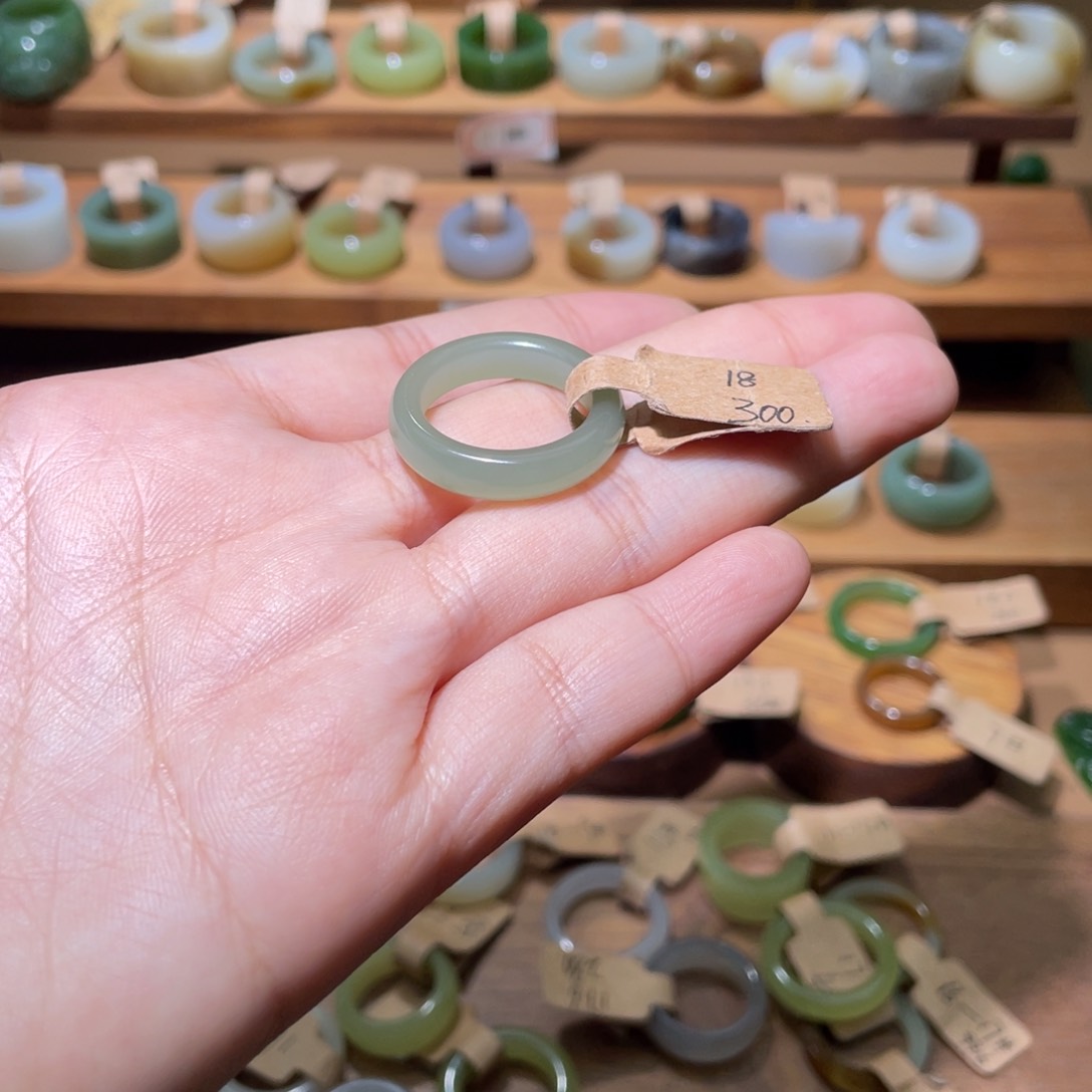 和田玉颈饰未镶嵌?****?18