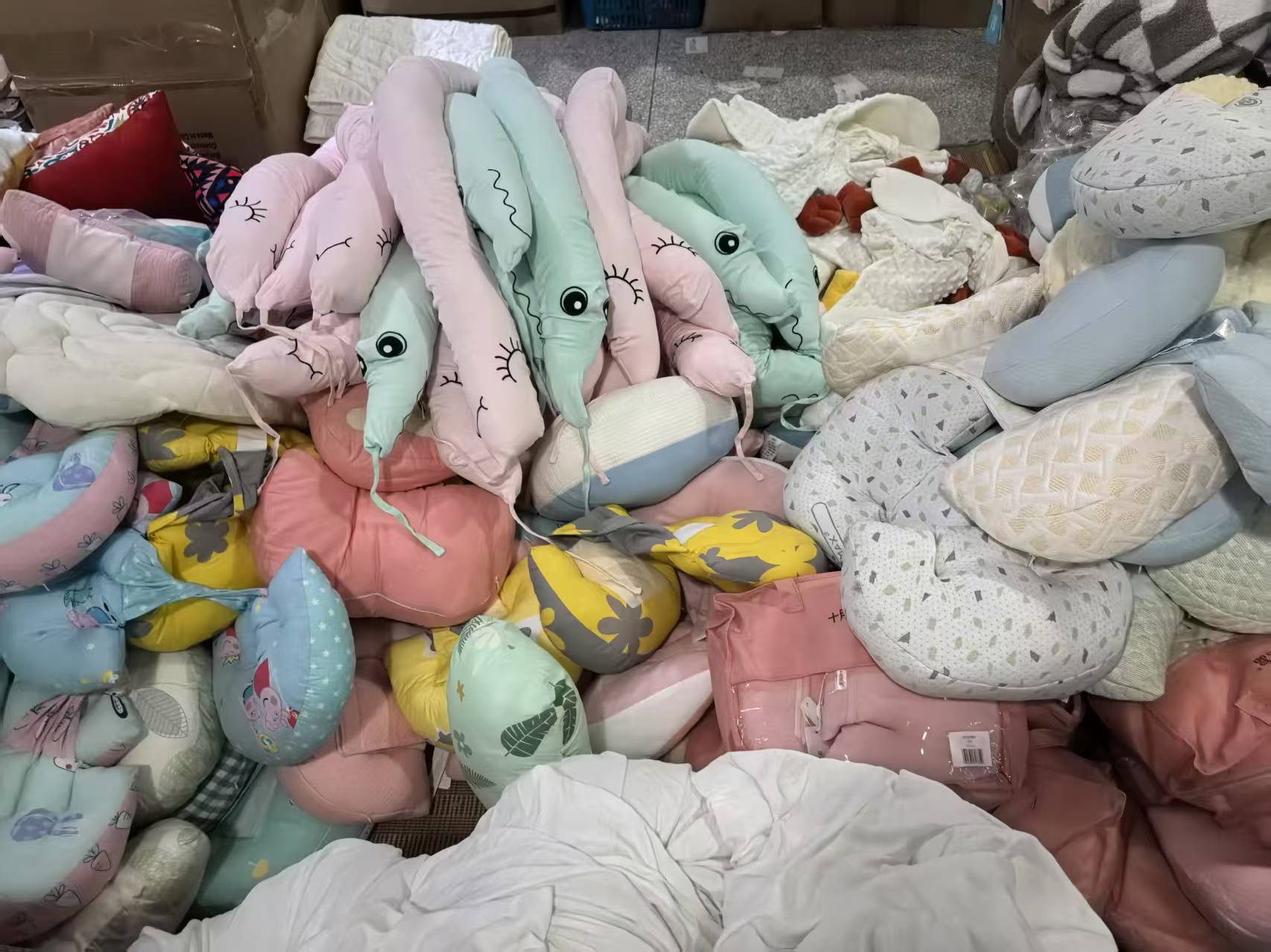 《厚广家》3楼杂款腰靠枕 发2对 不挑款 不挑色