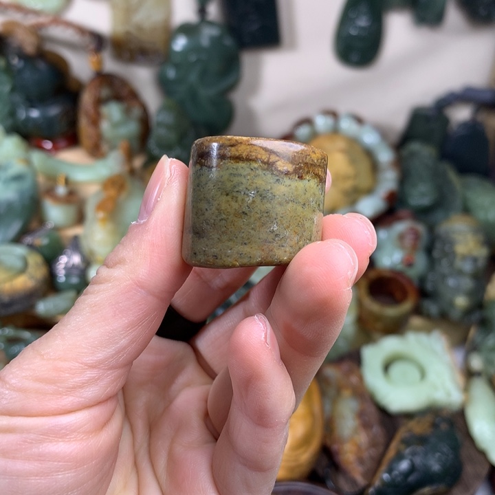 岫岩河磨玉（透闪石质玉）扳指未镶嵌