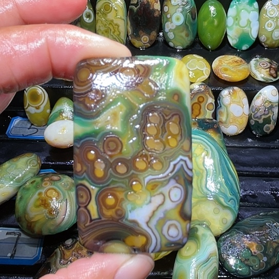 【闪购商品】未镶嵌玛瑙/玉髓珠宝奇石