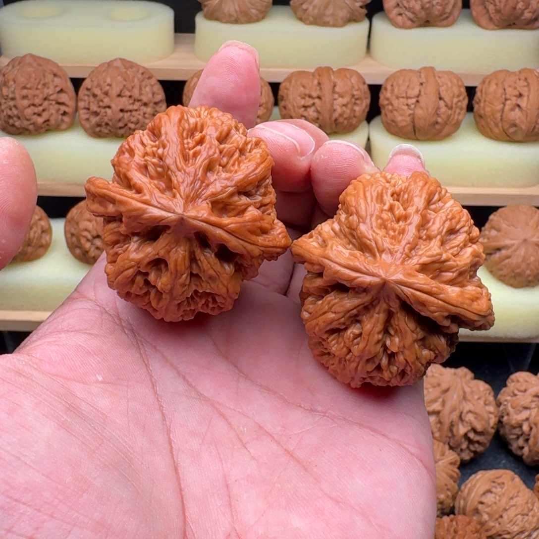 文玩核桃吊坠超****，粗筋44