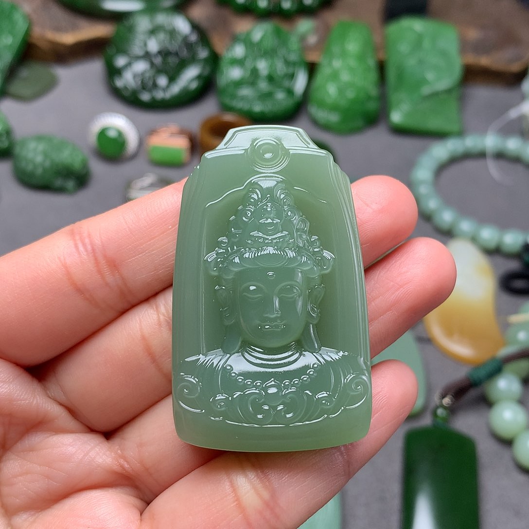 和田玉颈饰未镶嵌郑*侠