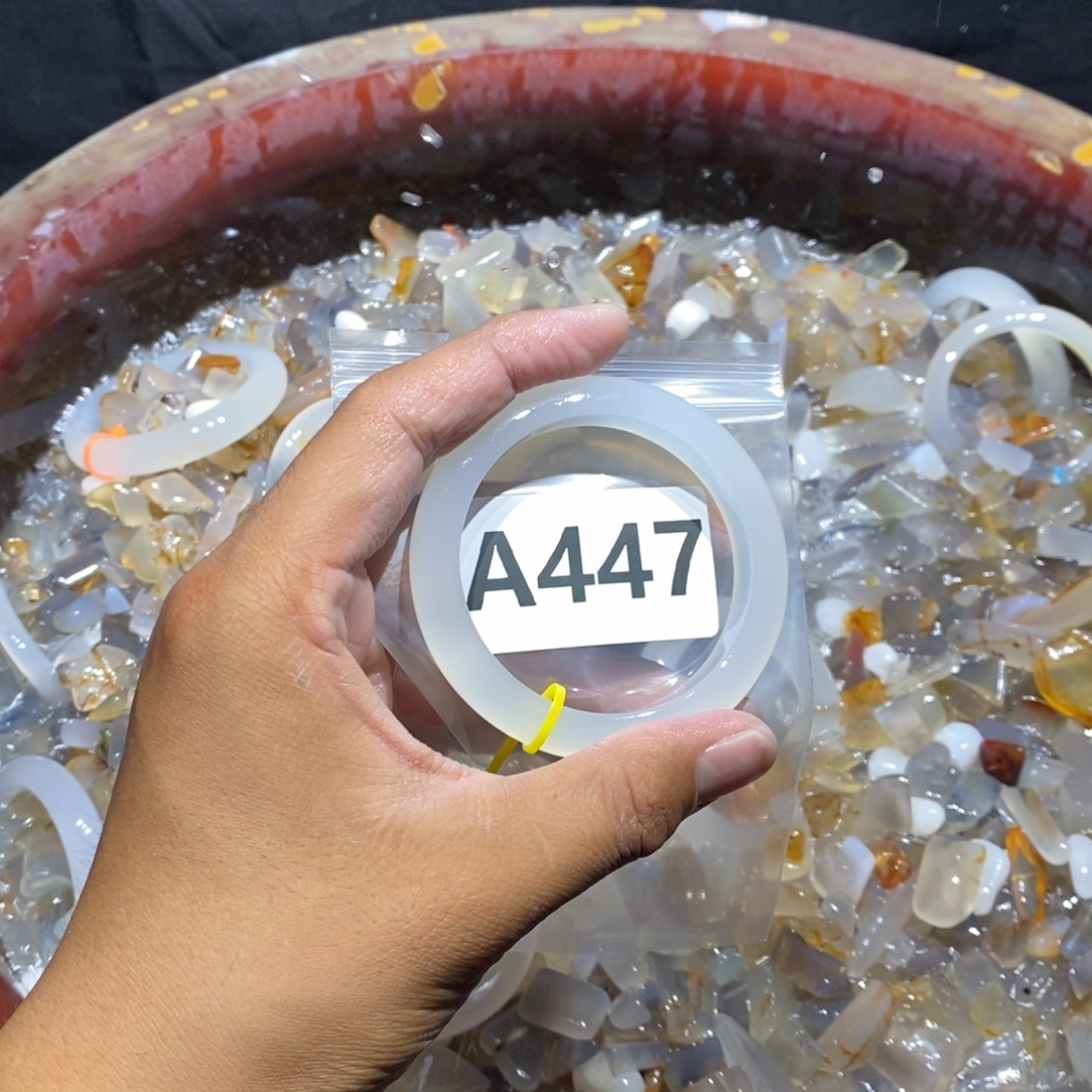 ****Ӧ玛瑙/玉髓未镶嵌手镯