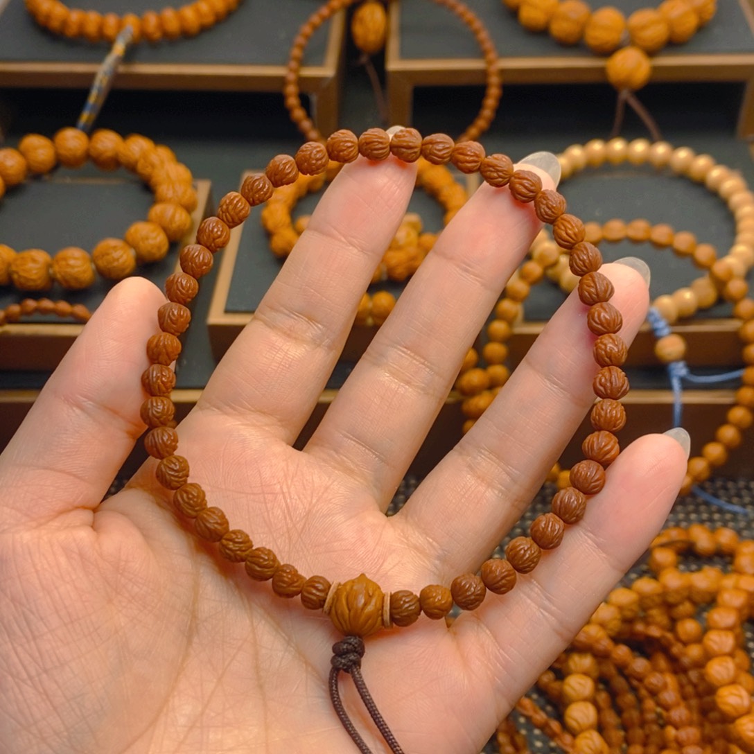 莫***戒吊坠桃核秦岭森林6