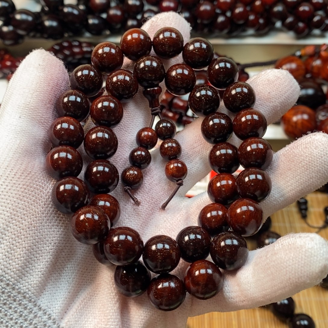 不***火檀香紫檀（小叶紫檀）1.2手持