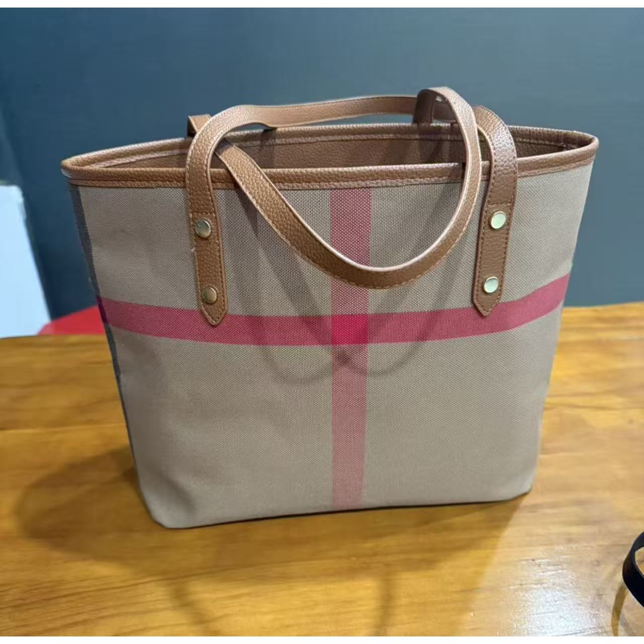 时尚新款托特包包