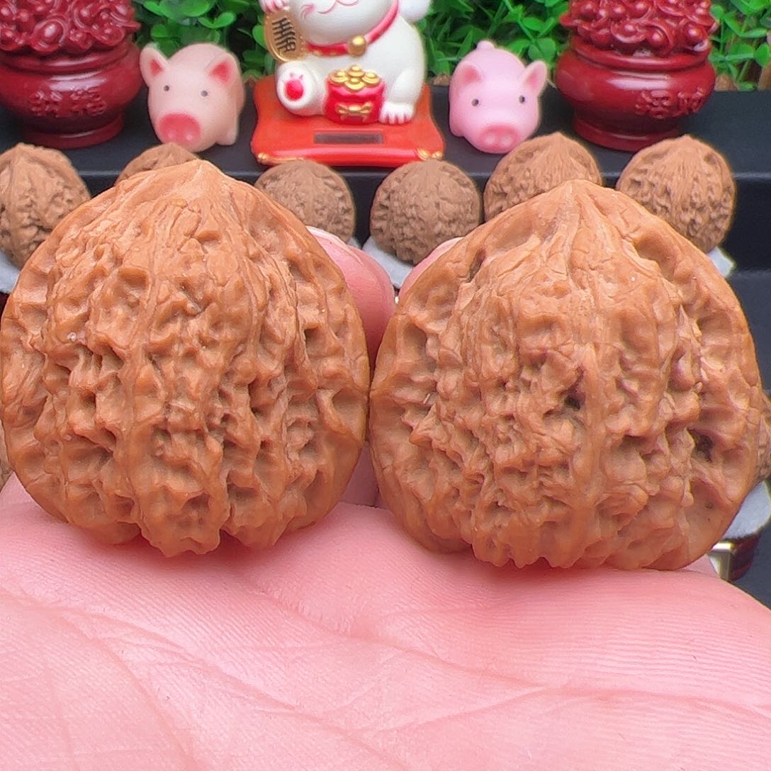 文玩核桃把件玉化皮蚂蚁纹南疆石，尺寸38，非涞水