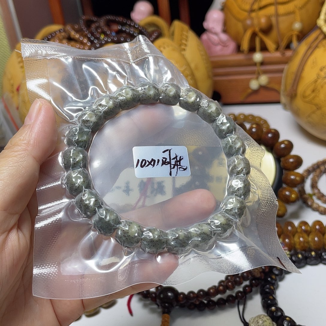 手串星月菩提老型雕刻同枝