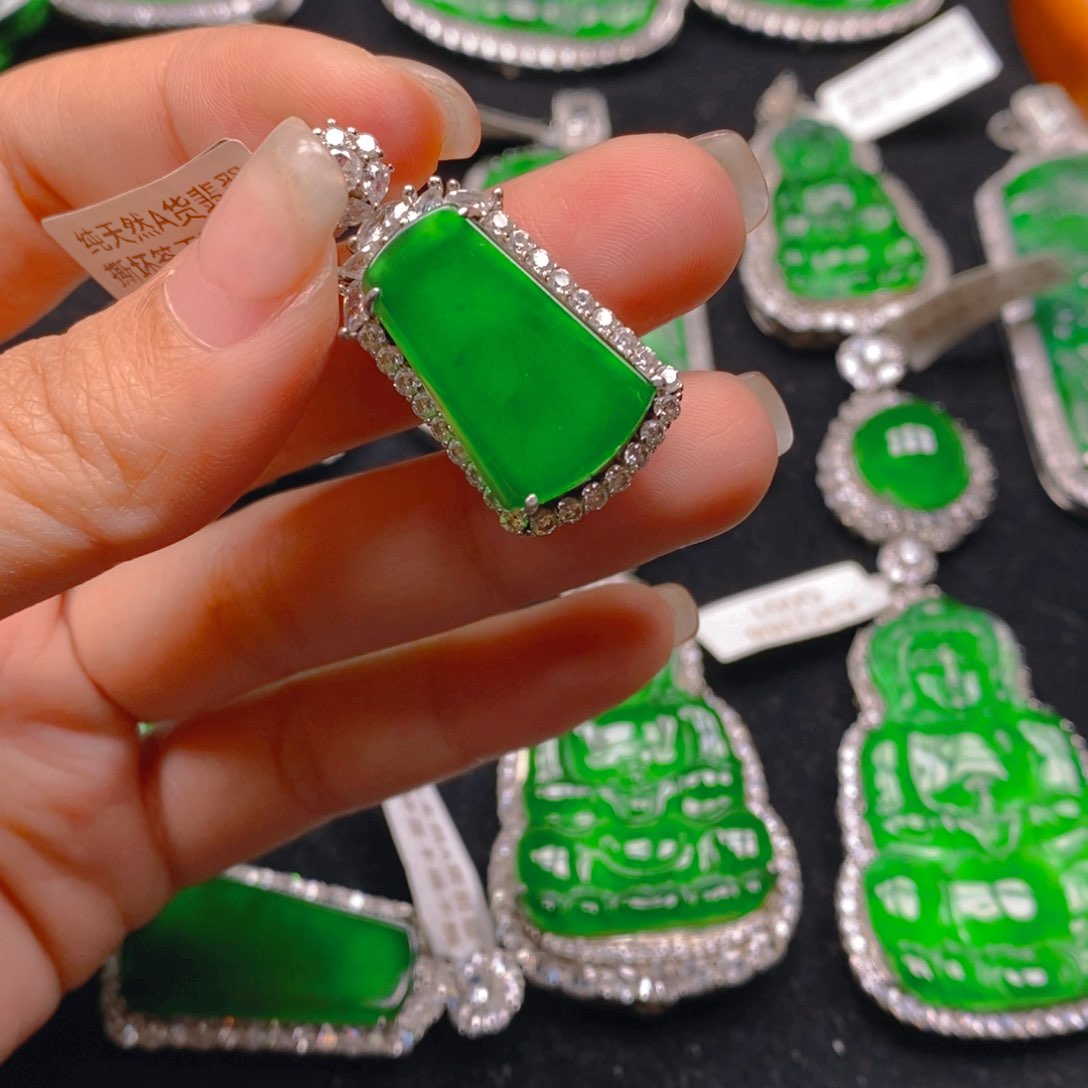 翡翠颈饰银S925镶嵌88888888