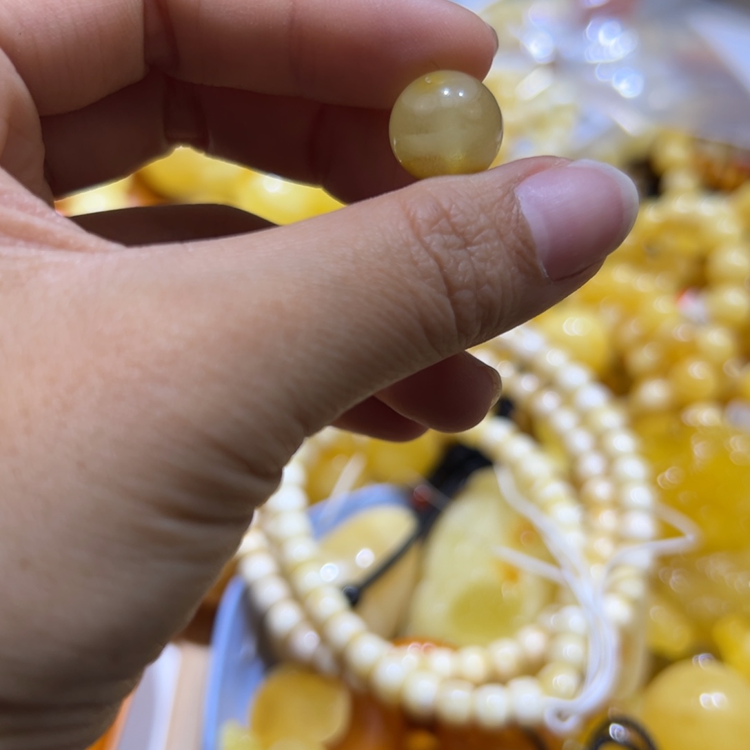 琥珀珠宝奇石未镶嵌