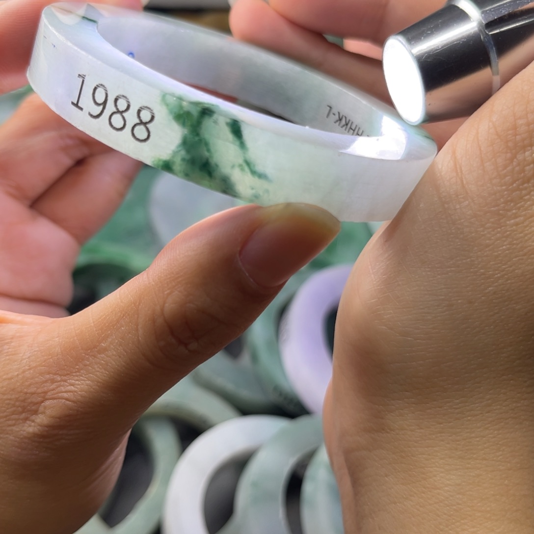 定制翡翠手镯未镶嵌