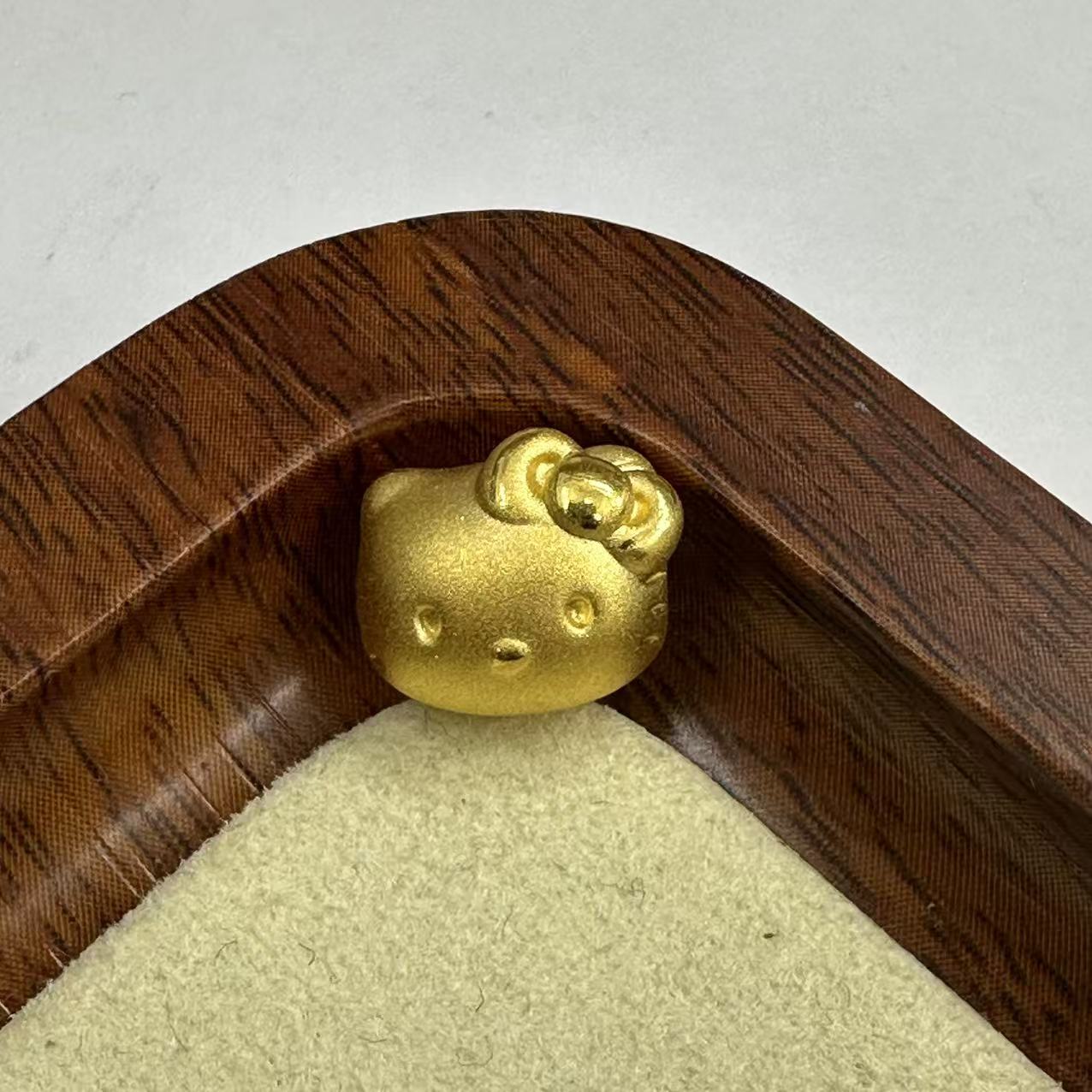 黄金直播间足金999hellokitty萌金转运珠DP2632-0990