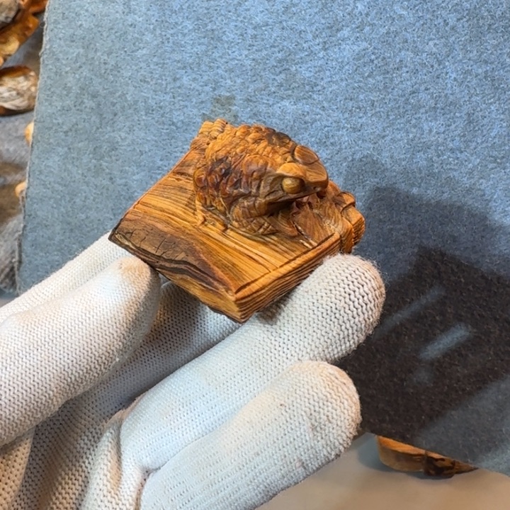 崖柏摆件手把件等