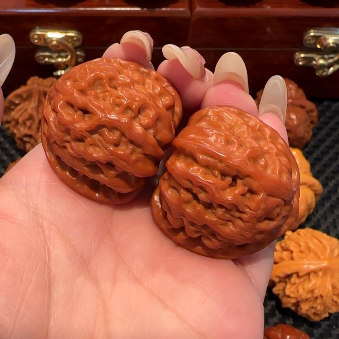 文玩核桃吊坠白狮子35精品2479