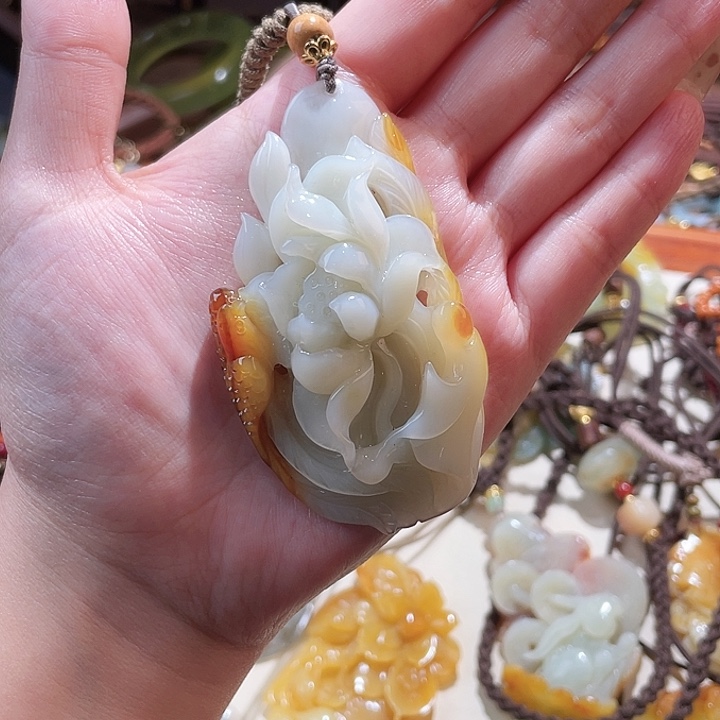 未镶嵌蛇纹石玉颈饰六**六