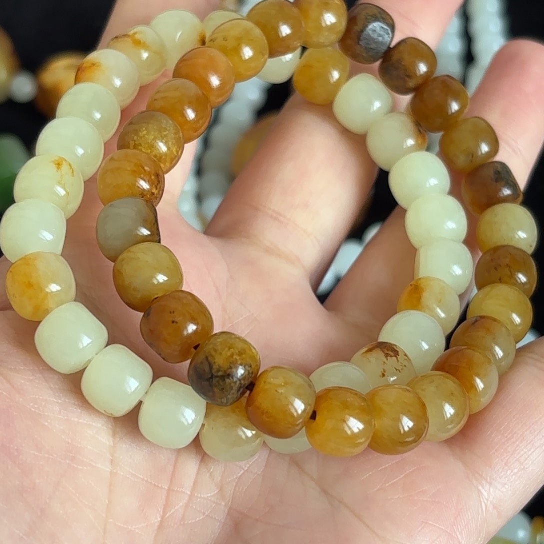 和田玉颈饰未镶嵌八*